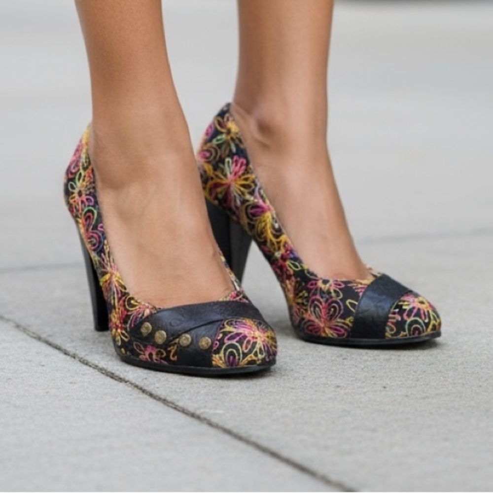 Naughty Monkey Embroidered Women's Heels woman’s 6 (s68)